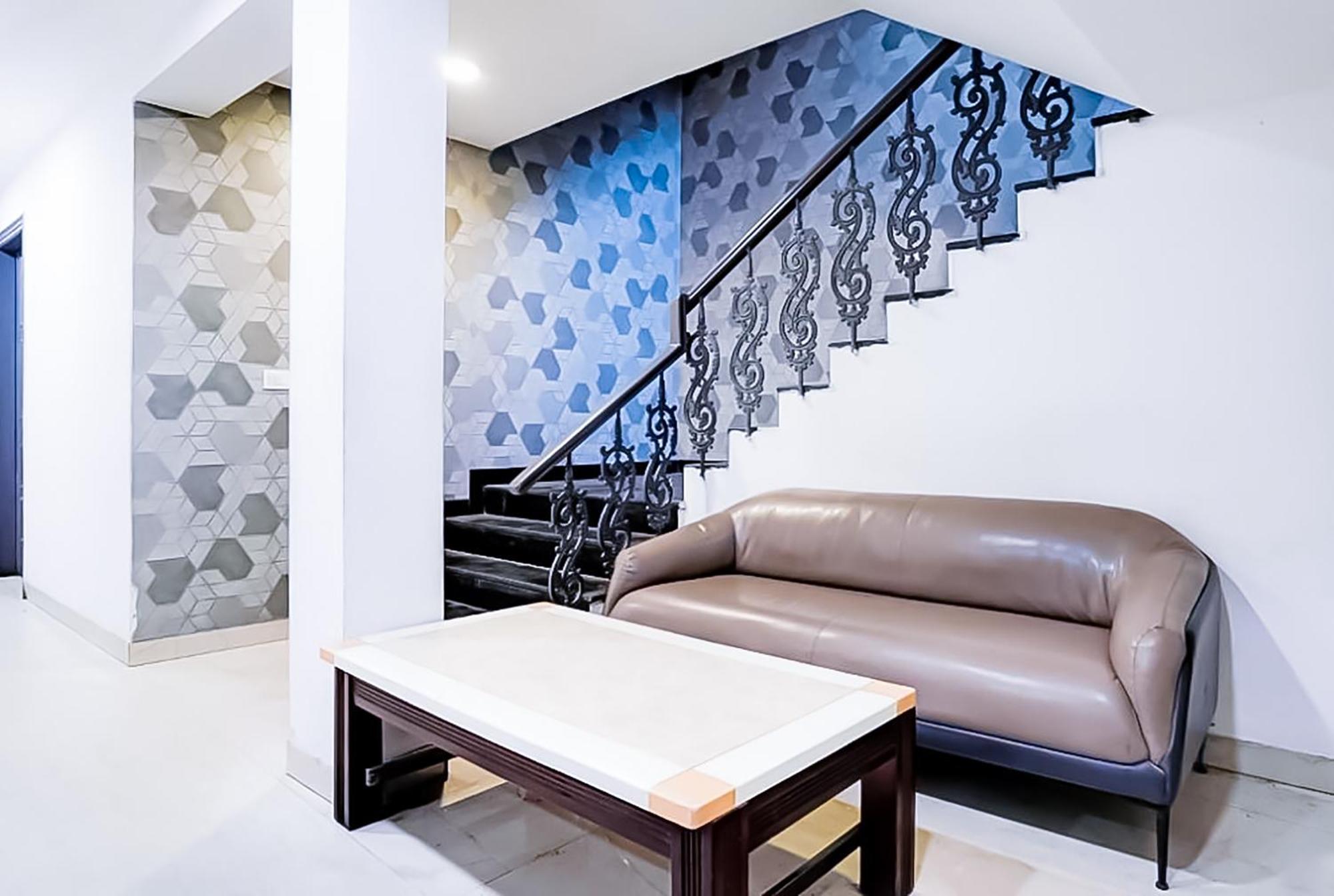 Family Rooms Inn - Shalimarbagh Нью-Дели Экстерьер фото